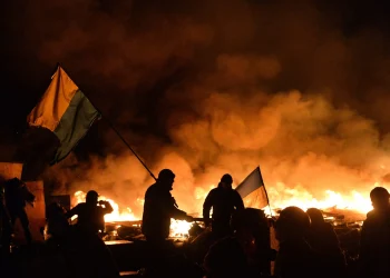 Zelenszkij a szakadék szélén: Megy vagy meneszti az USA?