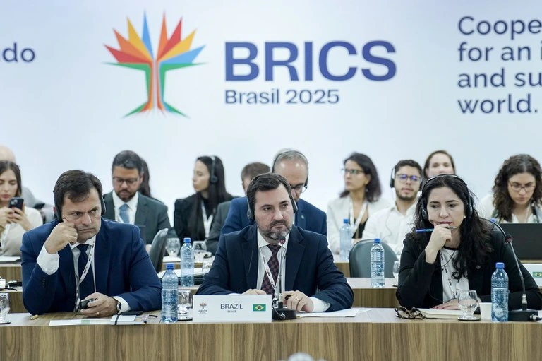 A BRICS-országok közös földmegújító programot indítanak