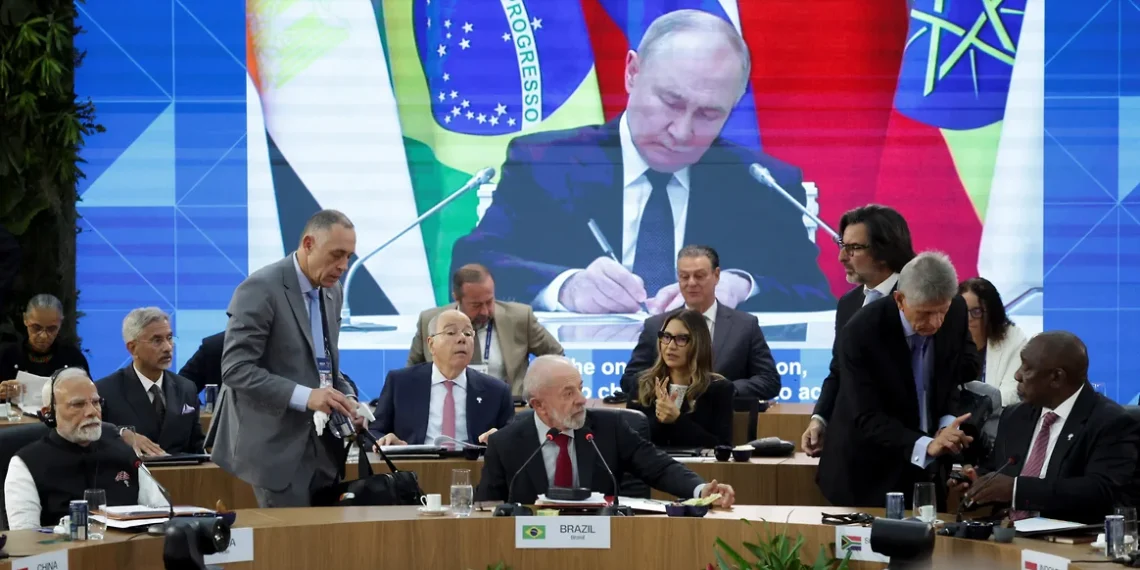 Putyin: A BRICS túlnőtt a G7-en