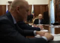 Az orosz lakosság nem húzza be a féket, a kormány igen