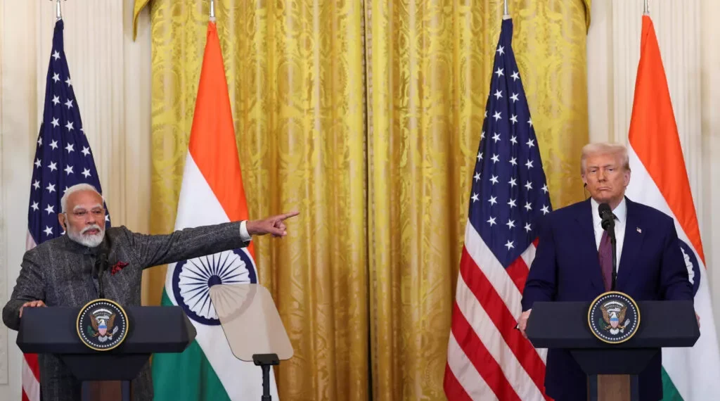 Füllentésen kapták Donald Trumpot az indiaiak